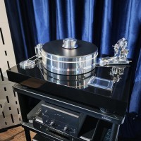 Ex-Display - Pro-Ject Signature 12 Turntable - Ortofon Diamond MC Cartridge - Piano Black