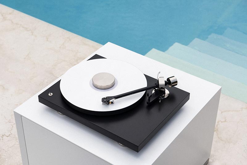 Pro-Ject Debut PRO B Turntable