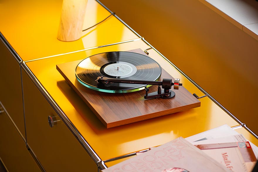 Pro-Ject T2 Turntable